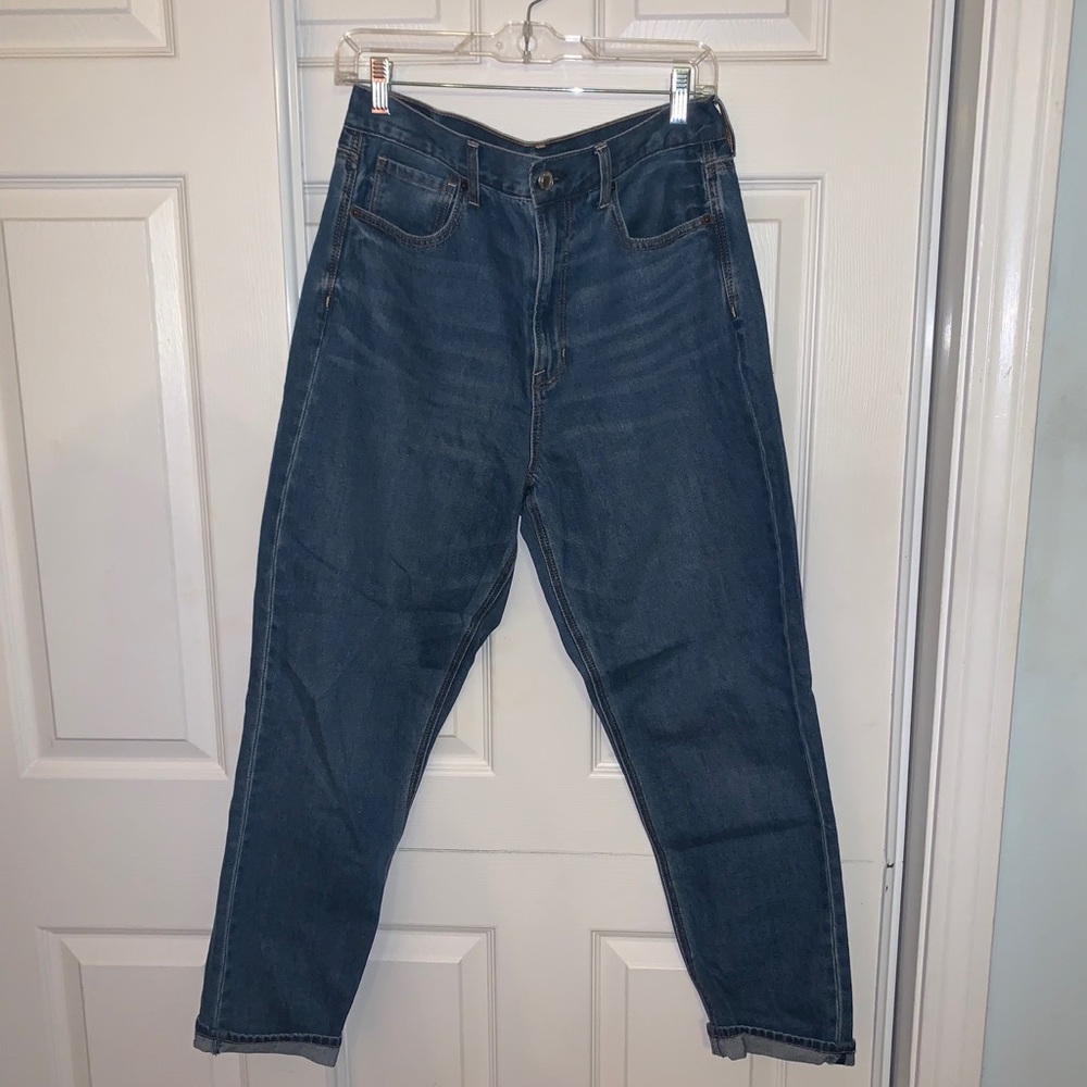 American Eagle Mom Jeans Medium Wash